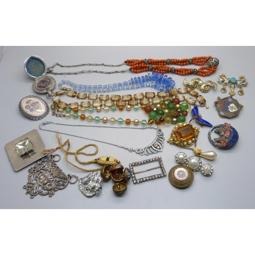 1042 - Vintage jewellery