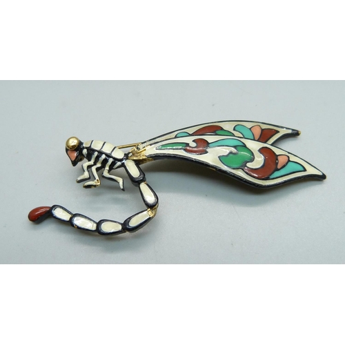 1052 - An enamelled dragonfly brooch