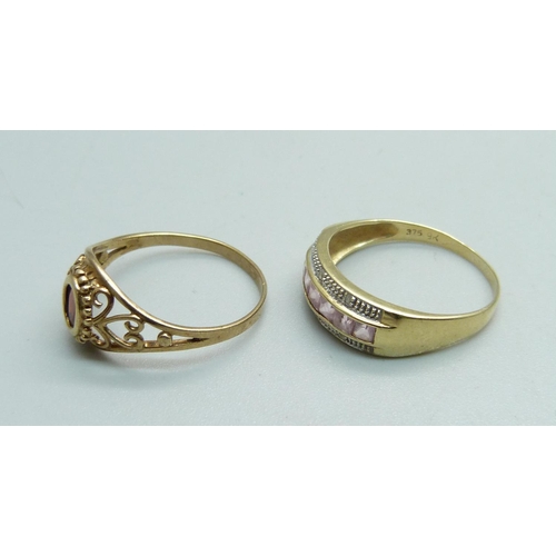 1085 - Two 9ct gold rings, 3.7g, both Q