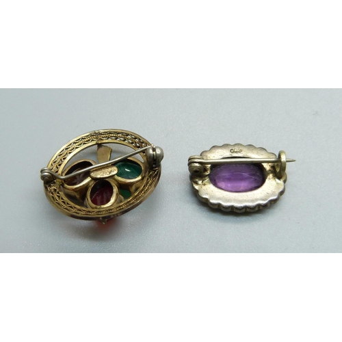 1088 - Two brooches, one 800 silver, one gold plated