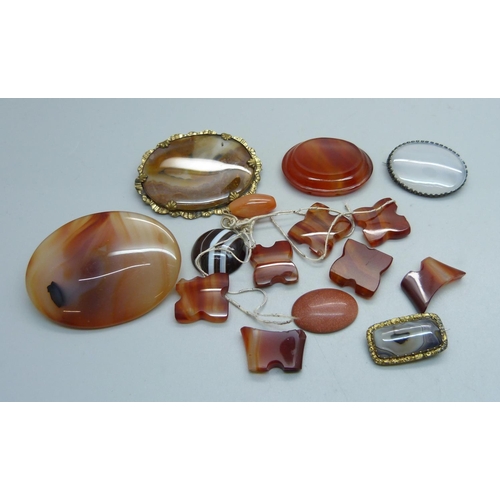 1091 - Two circa 1900 agate set brooches, other agate including some for spares