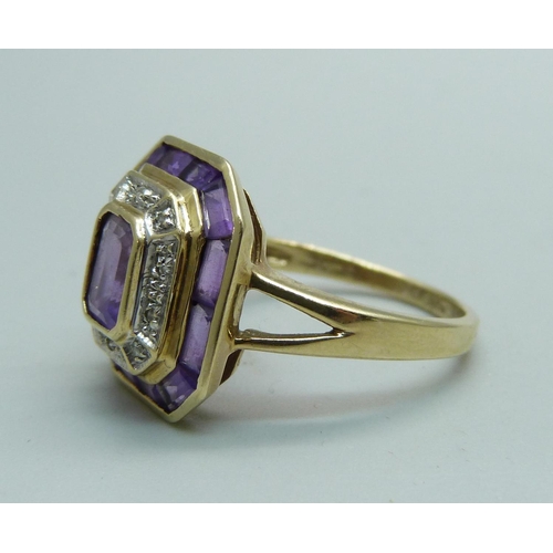 1096 - A 9ct gold and amethyst ring, 3.9g, R