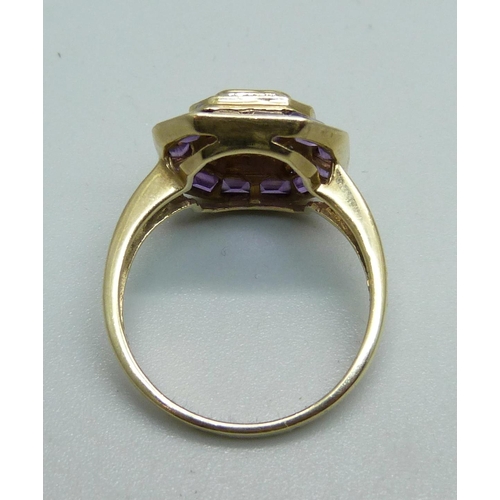 1096 - A 9ct gold and amethyst ring, 3.9g, R