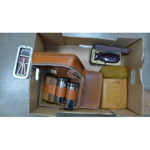 1103 - Vintage shaving sets and other grooming items **PLEASE NOTE THIS LOT IS NOT ELIGIBLE FOR POSTING AND... 