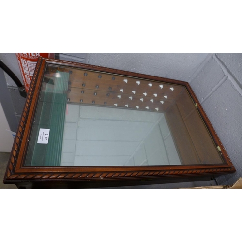 1117 - A glass fronted display cabinet **PLEASE NOTE THIS LOT IS NOT ELIGIBLE FOR POSTING AND PACKING**