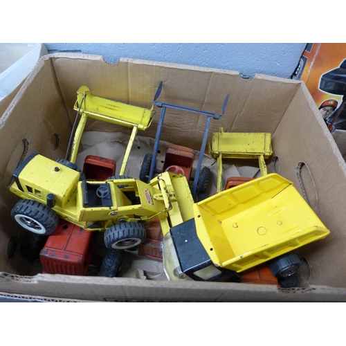 1123 - A collection of model bulldozers, etc., two Tonka and three Tri-ang **PLEASE NOTE THIS LOT IS NOT EL... 