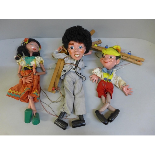 673 - Three Pelham puppets