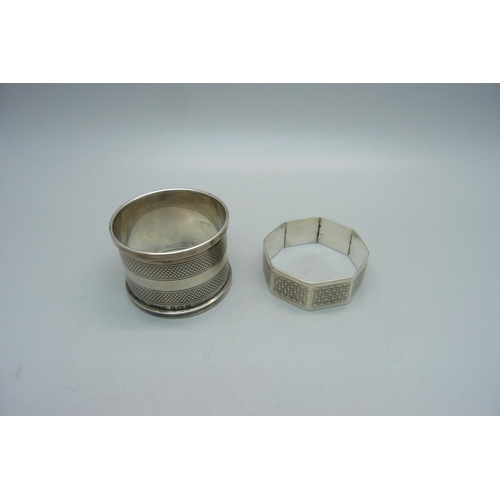 819 - Two silver napkin rings, 29g