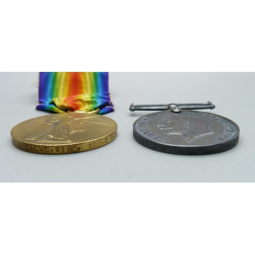 859 - A pair of WWI medals to K. 48033 D.P.S. King  STO. 2 R.N.