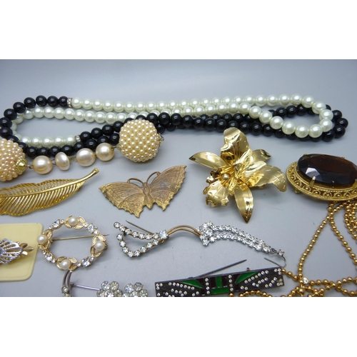 891 - Costume jewellery