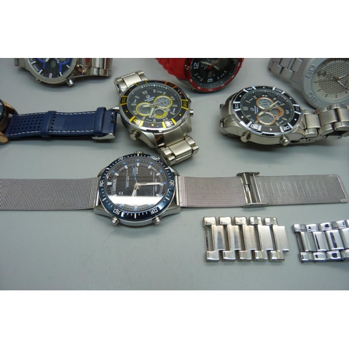 893 - A collection of fashion wristwatches