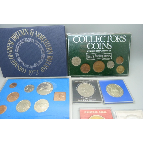 924 - Eight commemorative coins including a Churchill as Prime Minister plus two sets of British coinage