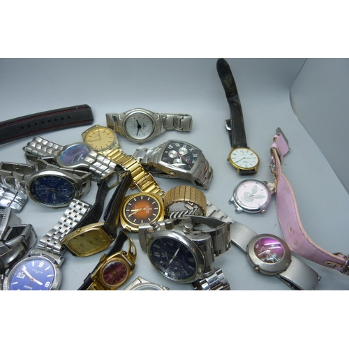 934 - A collection of gentleman's wristwatches including Rotary