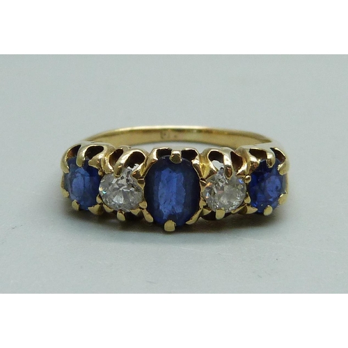 950 - An 18ct gold, sapphire and diamond ring, 4g, K