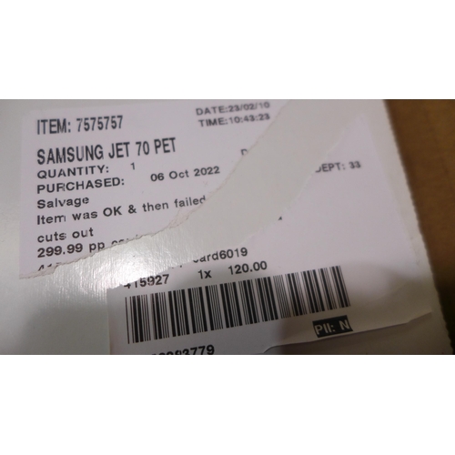 3097 - Samsung Jet 70 Pet Vacuum Cleaner, original RRP £299.99 + VAT      (286-235) * This lot is subject t... 