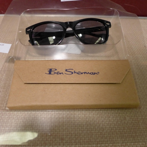 3100 - Ben Sherman Men Clam Sunglasses (288-260) * This lot is subject to VAT