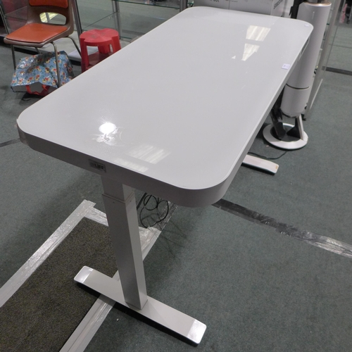 3136 - Airlift Adjustable Height Desk by Seville Classics, original RRP £229.99 + VAT (288-297) * This lot ... 