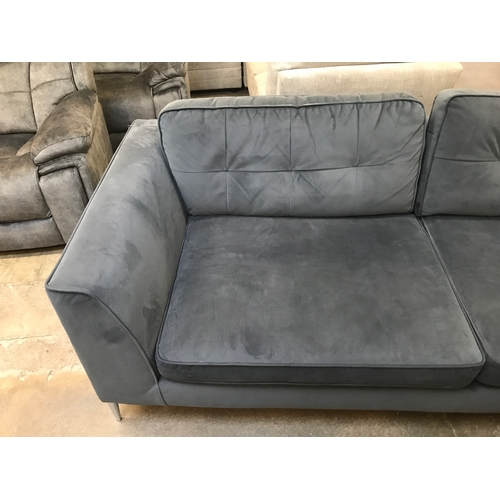 1471 - A slate velvet pinched back 3.5 seater sofa with piping