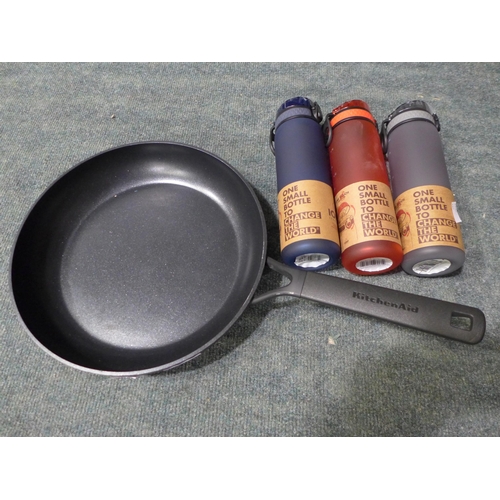 3195 - Kitchenaid Anodised Frying Pan and Three ION8 eco water bottles (500ml) (286-78) * This lot is subje... 