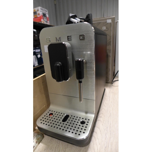 3233 - SMEG Coffee Machine, original RRP £429.99 + VAT (286-193) * This lot is subject to VAT