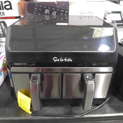 3253 - Sur La Table Air Fryer (286-30) * This lot is subject to VAT