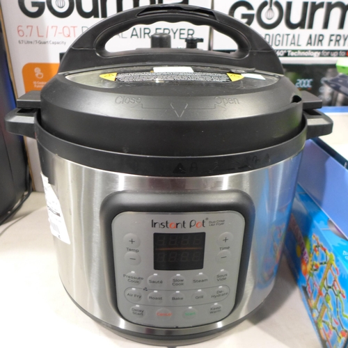 3258 - Instant Pot Duo Crisp Air Fryer, original RRP £116.66 + VAT (286-49) * This lot is subject to VAT