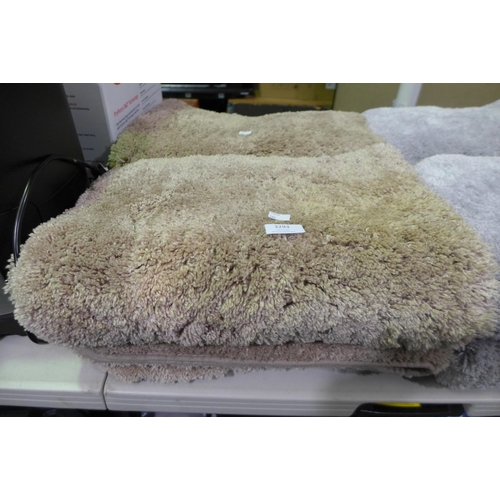 3293 - Four Charisma Bath Mats (288-265) * This lot is subject to VAT