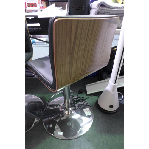 3324 - Bayside Furnishings Wooden Gaslift Barstool   (288-215) * This lot is subject to VAT