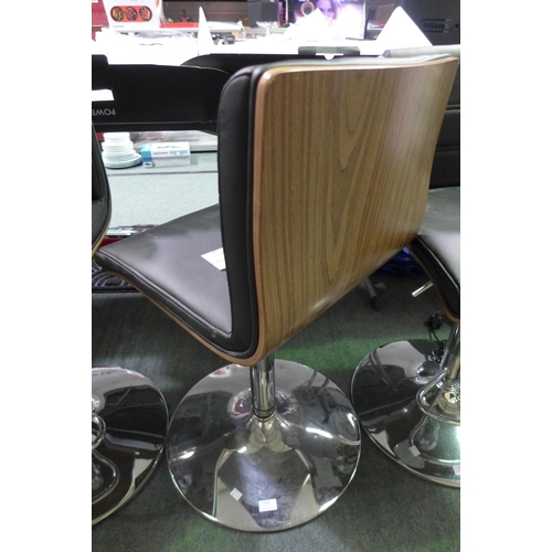 3325 - Bayside Furnishings Wooden Gaslift Barstool   (288-216) * This lot is subject to VAT