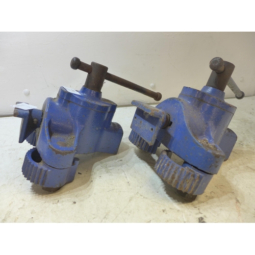 2015 - Pair of floorboard clamps