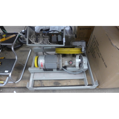 2092 - Lift gear box and motor removal equipment - W