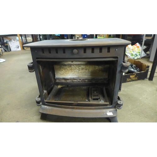 2115 - Multi fuel log/coal burning stove with chimney attachment and grate