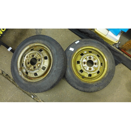 2150 - 2 Trailer wheels on 12