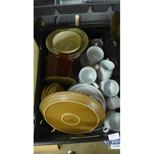 2179 - box of assorted kitchen / dinner ware including Denby