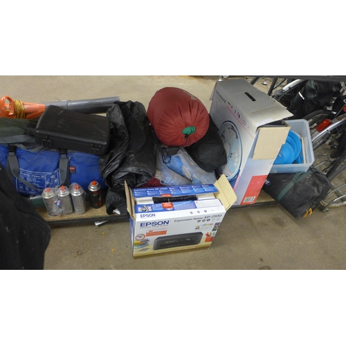 2181 - Job lot of camping equipment: approx. 30 items, including sleeping bags, portable gas stove, 20