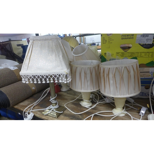 2195A - Collection of approx. 15 lamps in assorted styles