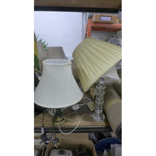 2195A - Collection of approx. 15 lamps in assorted styles