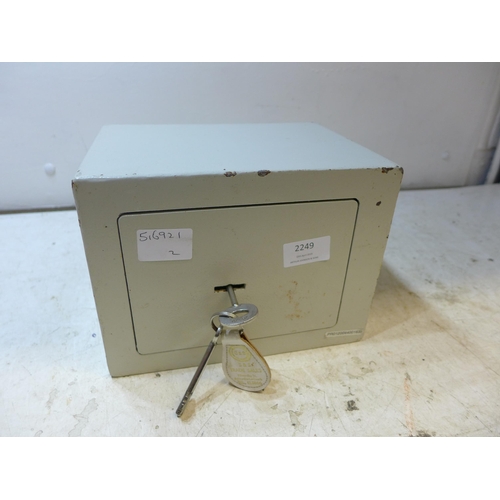 2249 - Bedside safe with key