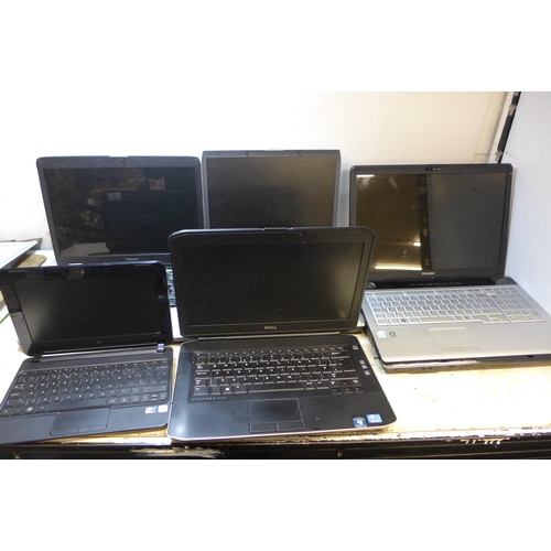 2255 - Laptop bundle, a/f (5) including Dell, Toshiba and Compaq