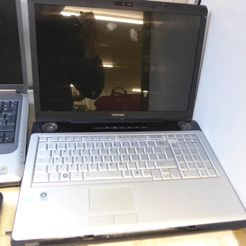 2255 - Laptop bundle, a/f (5) including Dell, Toshiba and Compaq