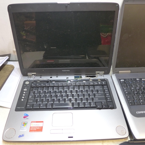 2255 - Laptop bundle, a/f (5) including Dell, Toshiba and Compaq