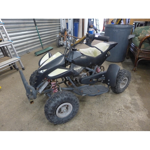 2366 - Mini Moto petrol-driven quad bike