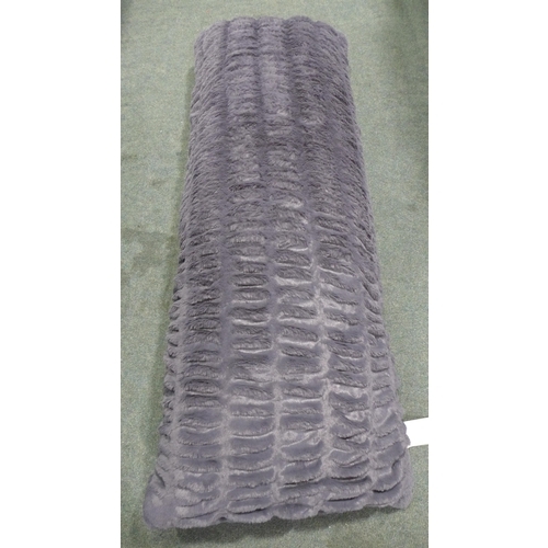 3241 - Ruch Solid Body Pillow (286-60) * This lot is subject to VAT