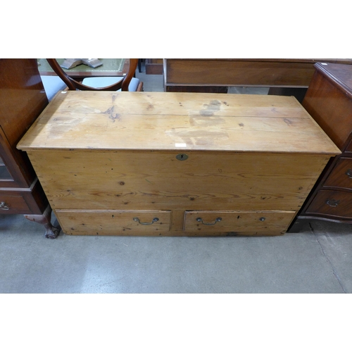 139 - A George III pine mule chest