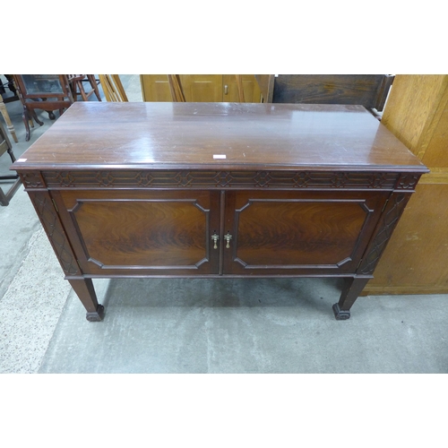 144 - An Edward VII Chippendale Revival mahogany two door washstand