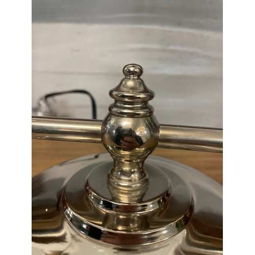 1316 - A glass and chrome table lamp