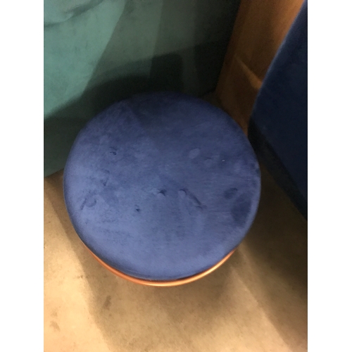 1372 - A blue upholstered footstool