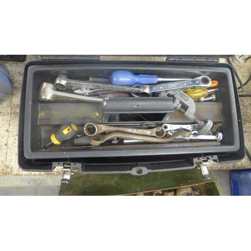 2013 - Plastic and metal tool boxes with hand tools, including a large quantity of spanners