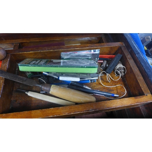 2149 - Carpenter's tool box with approx. 70 hand tools