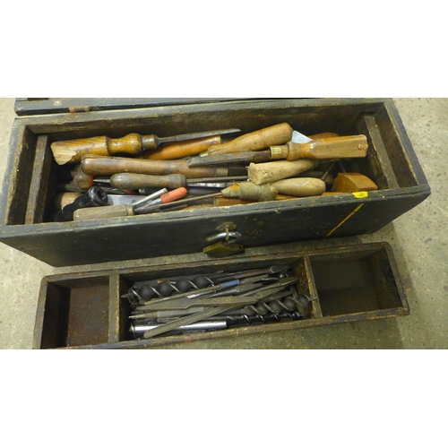 2157 - Wooden tool box of woodworking tools